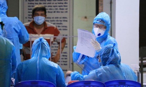 TP. HCM họp khẩn về 24 trường hợp dương tính với Covid-19 mới