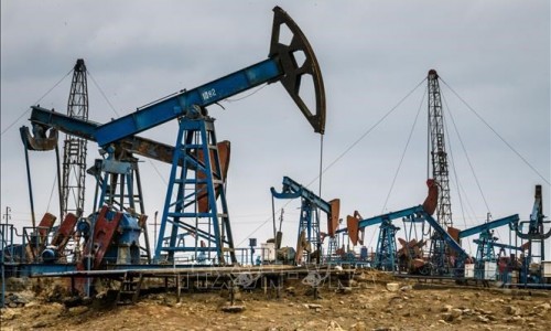 Lo ngại dư cung, giá dầu thế giới giảm khoảng 6%