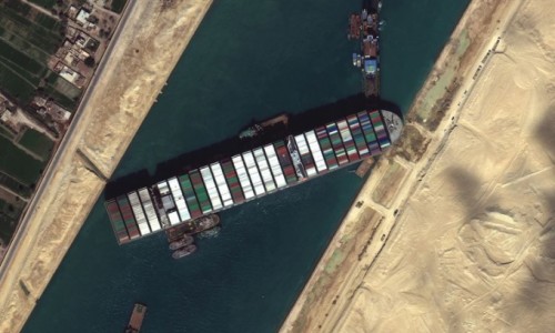 Tàu container Ever Given đã nổi trên kênh Suez, giá dầu lập tức giảm sâu