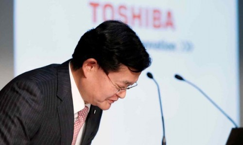 CEO Toshiba bất ngờ xin từ chức