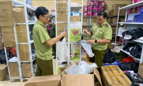Nam Định: Tạm giữ số lượng lớn mỹ phẩm không đảm bảo chất lượng theo quy định