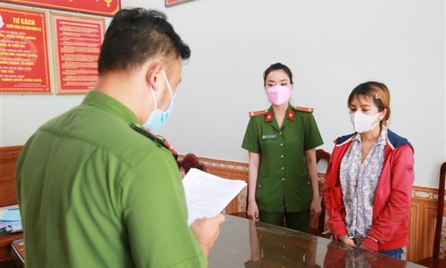 Đà Nẵng: Bắt nữ giám đốc Ngân hàng Phương Đông vì lừa đảo 15 tỉ đồng