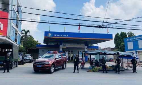 Đường dây mua bán 200 triệu lít xăng giả: Bắt khẩn cấp chủ cây xăng nhượng quyền của Petrolimex tại Đồng Nai