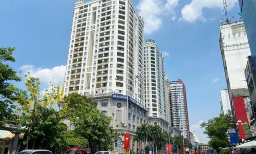 Vàng tiếp tục tăng vọt, nhà đầu tư tràn hy vọng