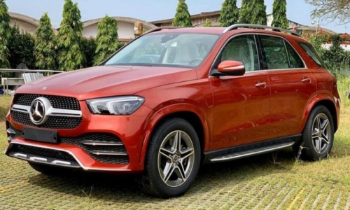 Triệu hồi 13.000 chiếc Mercedes-Benz do hệ thống logo phát sáng lỗi