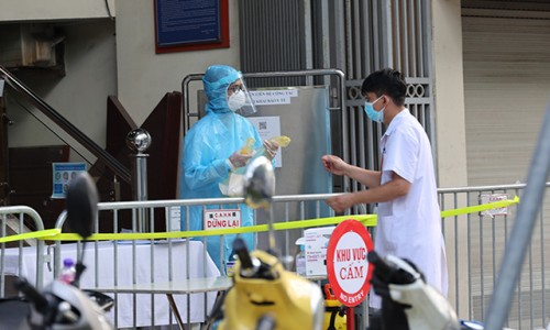 Hà Nội: 13 ca dương tính SARS-CoV-2, 6 ca liên quan nhân viên ngân hàng