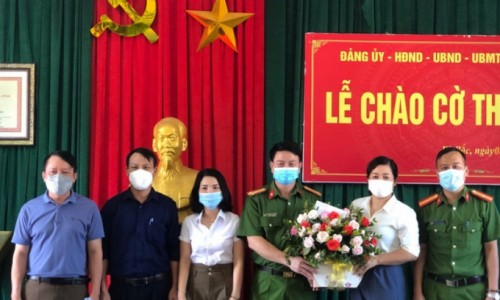 Hà Tĩnh: Khen thưởng nữ cán bộ Qũy tín dụng khống chế cướp