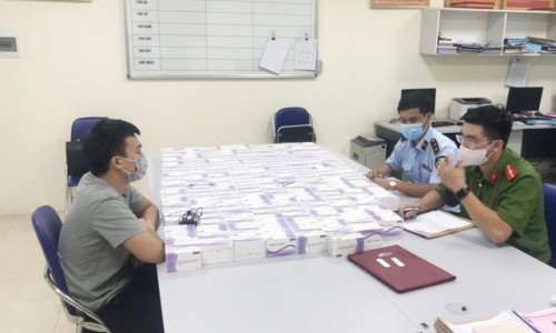 Hà Nội: Thu giữ hơn 1.000 bộ kit test nhanh COVID-19 không rõ xuất xứ