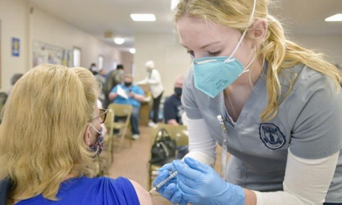 Toan tính của EU khi chấp nhận mua vaccine COVID-19 với giá cao