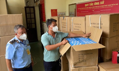 Hà Nội: Thu giữ 1.000 bộ van máy thở không đảm bảo chất lượng