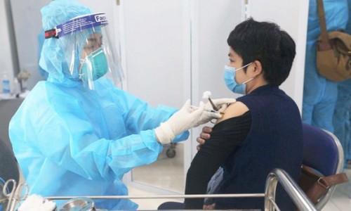 Chậm tiêm vaccine sẽ khiến kinh tế thế giới thiệt hại hơn 2.300 tỷ USD