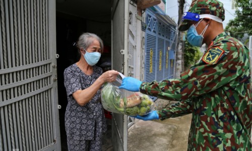 "Bom hàng" đi chợ hộ tại Tp.HCM, Thủ tướng yêu cầu Bộ Công an xử lý nghiêm