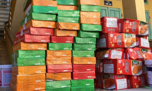 Thu giữ hơn 11.000 bánh trung thu không rõ nguồn gốc