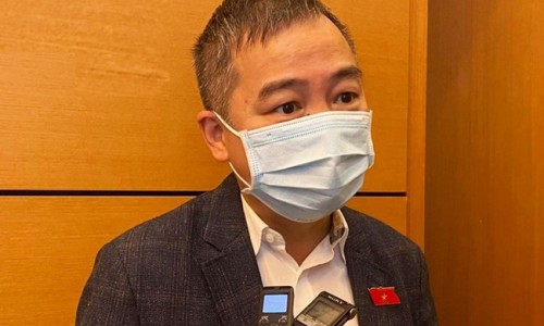 ĐBQH Nguyễn Lân Hiếu: Không nên vội tiêm vaccine cho trẻ dưới 12 tuổi
