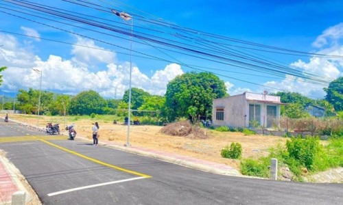 Địa phương nào của tỉnh Khánh Hòa dừng chuyển đổi mục đích sử dụng đất?