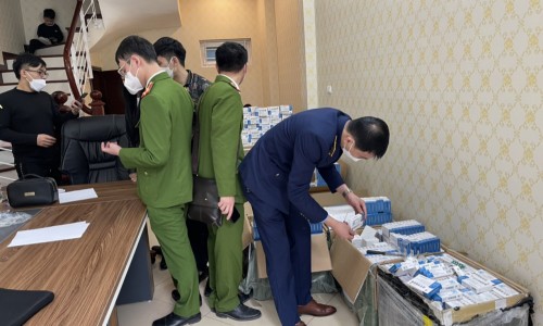 Hà Nội: Tiếp tục phát hiện hơn 3.000 hộp thuốc điều trị Covid-19 không chứng từ