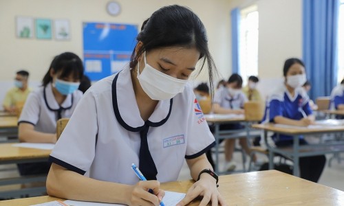 Bộ GDĐT nói gì khi thí sinh là F0 lo không có điểm xét tuyển đại học?
