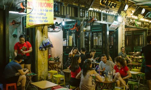 Hà Nội: Bỏ quy định hàng quán đóng cửa trước 21h, mở lại phố đi bộ