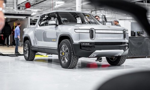 Rivian triệu hồi xe tải điện R1T do lỗi cảm biến túi khí