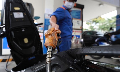 Giá xăng hôm nay có thể tăng gần 1.000 đồng/lít