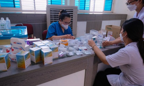 Xuất hiện tình trạng thiếu thuốc, vật tư trang thiết bị y tế: Bộ Y tế nói gì?