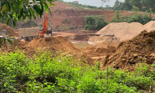 Bắc Giang: Khai thác đất trái phép, Công ty Bắc trung Nam JSC bị phạt gần 600 triệu đồng