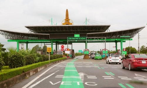 Xử lý nghiêm xe không đủ điều kiện đi vào làn ETC gây ùn tắc