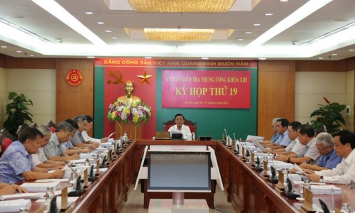 Ông Phùng Xuân Nhạ bị xem xét kỷ luật