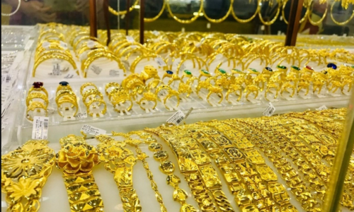 Giá vàng thế giới lao dốc, trong nước giảm nhẹ