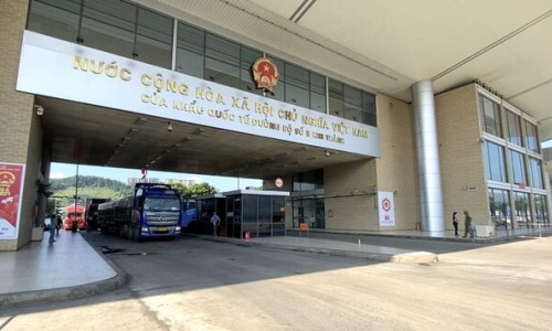 Mở hoàn toàn cửa khẩu biên giới Việt - Trung tại Lào Cai từ ngày 8/1