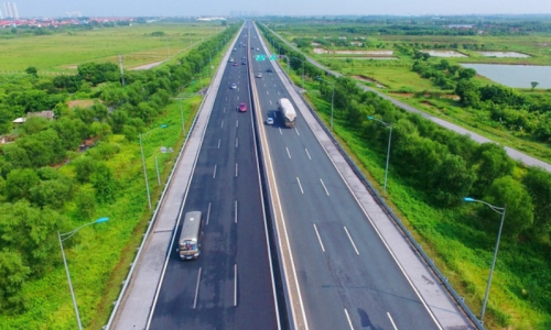 Thủ tướng: Không đầu tư cao tốc quy mô 2 làn xe