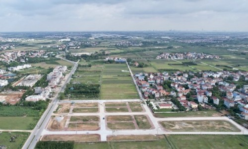 Vì sao huyện Mê Linh lùi thời gian đấu giá 32 thửa đất?