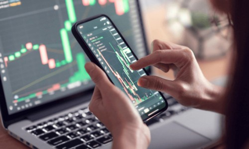Thanh khoản sụt giảm mạnh, VN-Index mất hơn 3 điểm