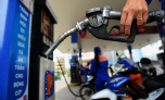 Giá xăng RON95 tăng gần 800 đồng một lít
