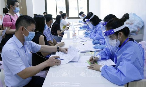 Lào: Số ca mắc mới COVID-19 lần đầu ở mức 3 chữ số