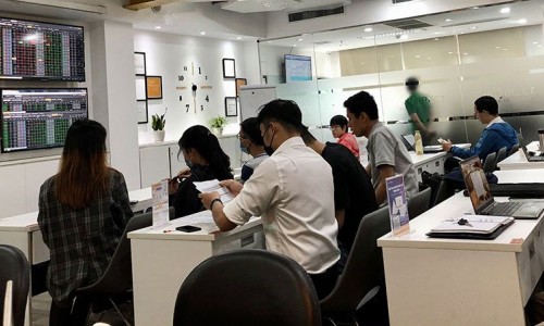 Huy động vốn trái phép, các Công ty chứng khoán MB, VNDirect bị “tuýt còi”