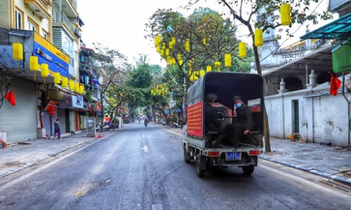 Hà Nội: Từ 12h ngày 25/5, chỉ cho phép cơ sở dịch vụ ăn uống bán mang về