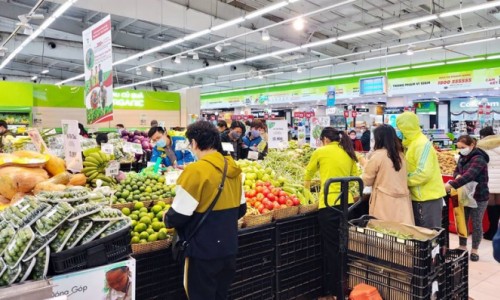 Hiện tượng gom hàng ở siêu thị đem ra ngoài bán giá cao để hưởng lợi tại Tp.HCM