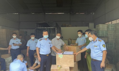 Bắc Ninh: Truy quét kho hàng "khủng" nghi giả mạo