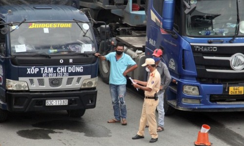 Nhiều tỉnh thành vẫn 'đẻ' thêm quy định riêng về vận tải hàng hóa