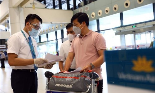 Người dân ra vào Hà Nội cần lưu ý gì khi thành phố chuyển cấp độ dịch từ 'xanh' sang 'vàng'?