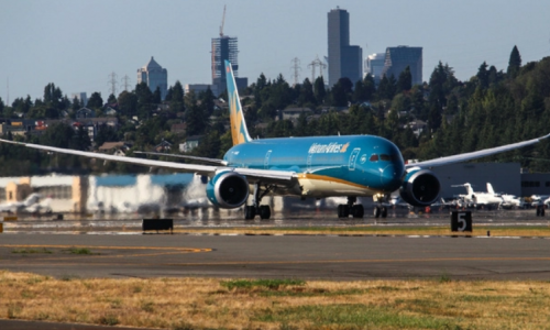 Vietnam Airlines tạm dừng bay đến Nga từ ngày 25/3