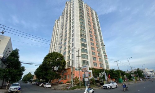 Cần Thơ: Công ty Hoàng Anh Mê Kông bị phạt 400 triệu vì 'om' phí bảo trì chung cư Tây Nguyên Plaza