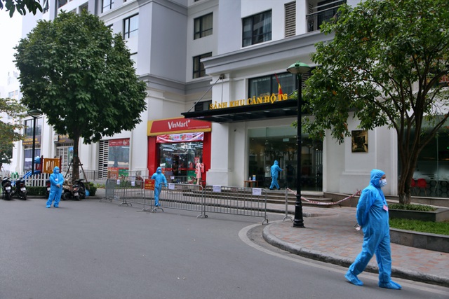 8 khu vực ở Hà Nội đang bị phong tỏa vì dịch Covid-19