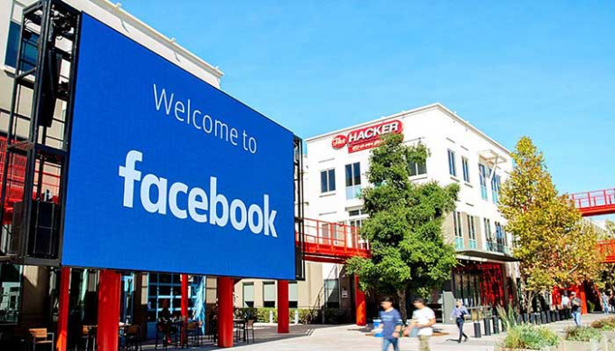 Sự phóng đại của mạng xã hội Facebook khi đấu với Apple
