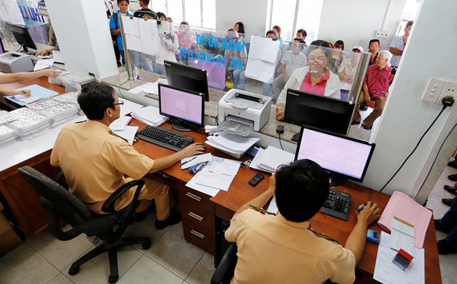 Hơn 1.600 tỷ đồng lệ phí trước bạ ôtô, xe máy được nộp điện tử