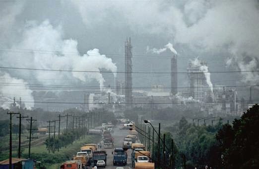 Canada: Tòa án ủng hộ Chính phủ áp thuế carbon