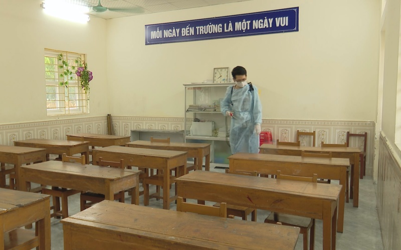 Nhiều địa phương cho học sinh tạm dừng tới trường