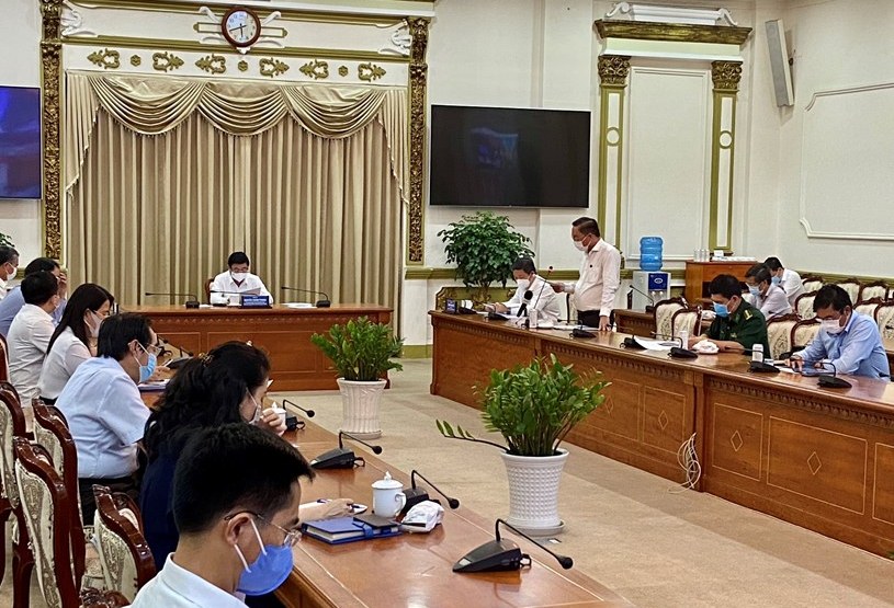 Chủ tịch TPHCM: Tập trung kiểm soát 3 nhóm nguy cơ lây nhiễm cao
