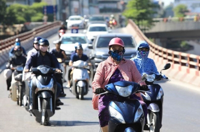 Nắng nóng tiếp tục gia tăng khắp Bắc bộ, có nơi trên 40 độ